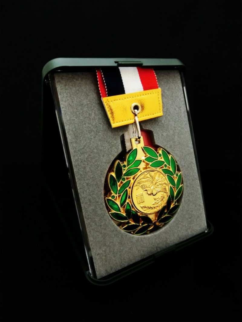 画像7: 勲章メダルNo.2  （アンチモニー製・直径65ｍｍ）　40%OFF