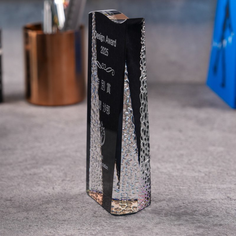 画像3: 【ブラックビューティー】　クリスタルトロフィー　CRB-17　/　（UV印刷＋サンドブラスト彫刻に色入れ）】