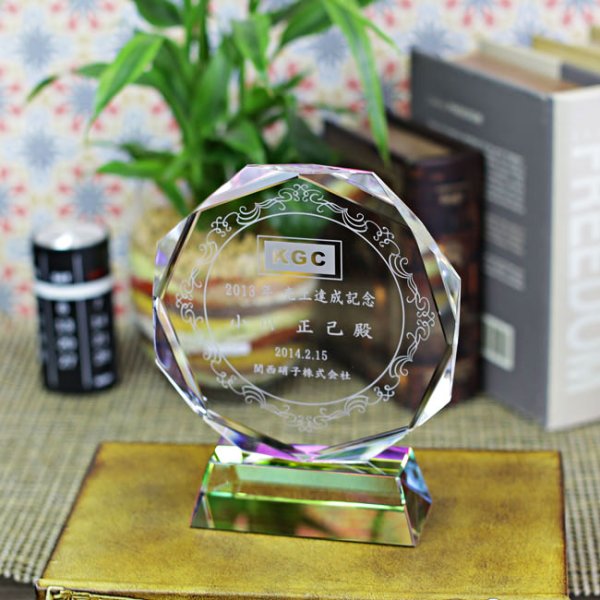 画像4: クリスタルトロフィー 盾タイプ DP-9 / 【2Dレーザー彫刻】 【レインボー加工入】 (4)