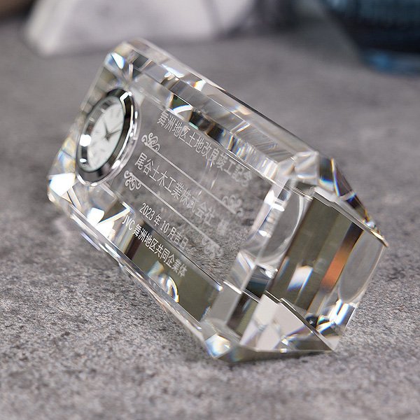 画像2: 時計付　クリスタル製　メモリアルオブジェ　コンパクトタイプ　DT-8　/　【サンドブラスト彫刻】 または【UVカラー印刷】 (2)